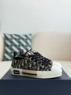 DIOR SNEAKER
