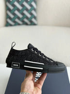 DIOR SNEAKER