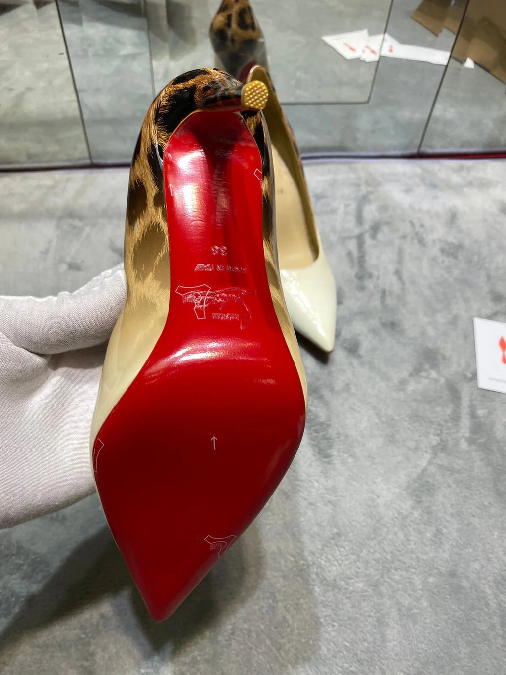 LOUBOUTIN TACCHI